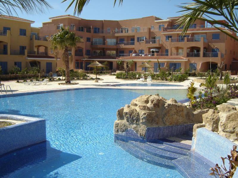 Stylish 1 Bedroom Apartment In Limnaria Gardens Pafos Zewnętrze zdjęcie