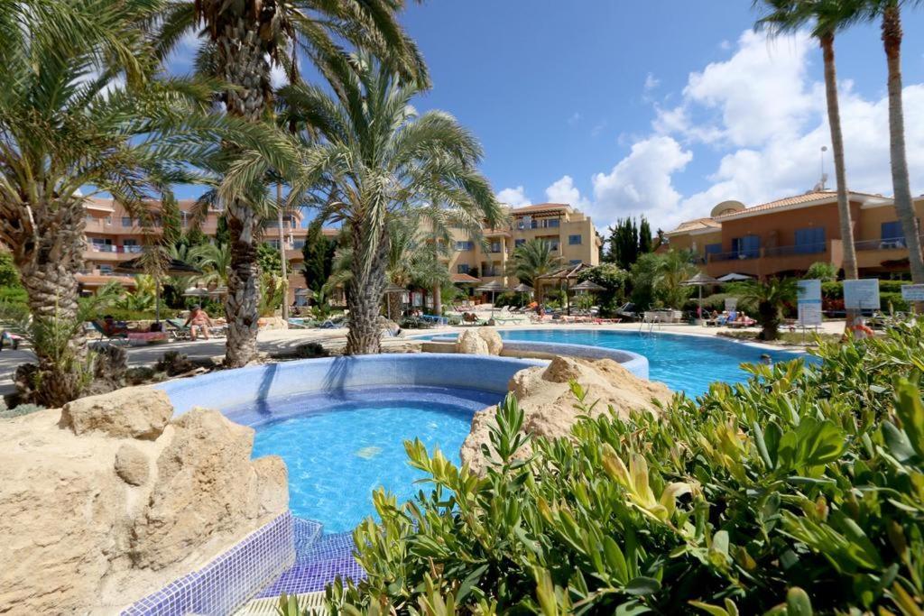 Stylish 1 Bedroom Apartment In Limnaria Gardens Pafos Pokój zdjęcie
