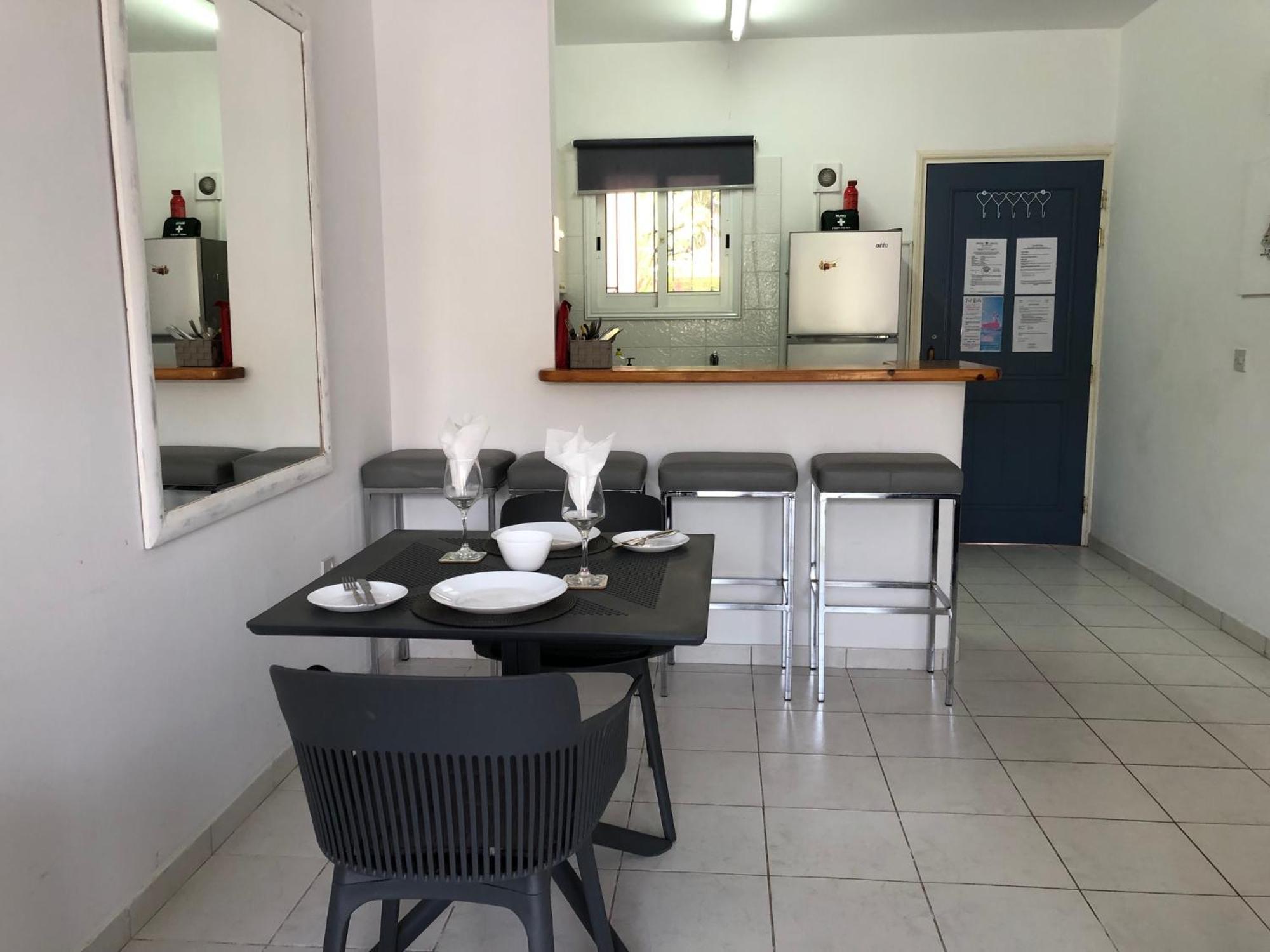 Stylish 1 Bedroom Apartment In Limnaria Gardens Pafos Zewnętrze zdjęcie